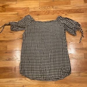 🖤🤍CHECKERED OFF THE SHOULDER SHIRT🤍🖤